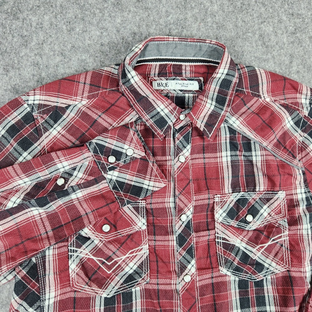 BKE Shirt Men M Red Plaid Western Snap Long Sleeve Athletic Fit Rodeo Cowboy